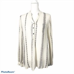 🔥SALE $8🔥 Blu Pepper L/S cream blouse